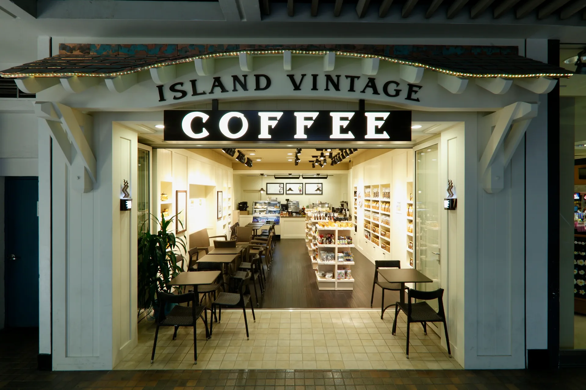 Island Vintage Wine Bar — photo 13
