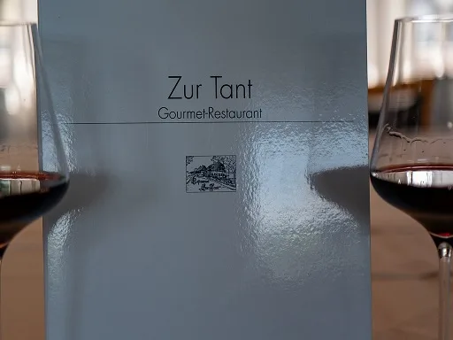 Zur Tant — atmosphere