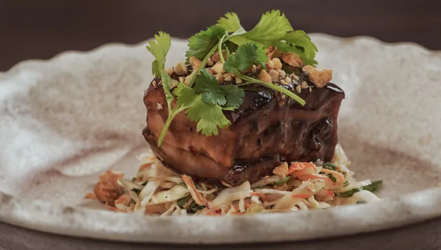 White Pillars Restaurant and Lounge — food