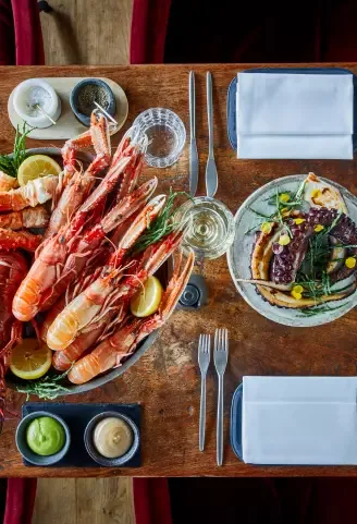 am kai | restaurnt. seafood. drinks. elbblick — photo 11