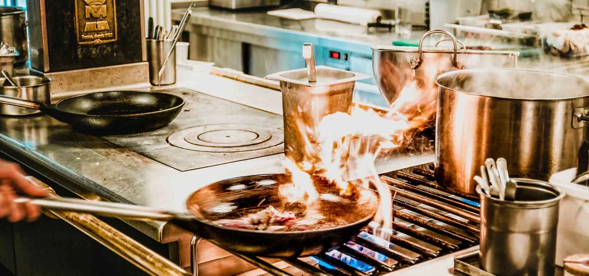 Habbel's — kitchen