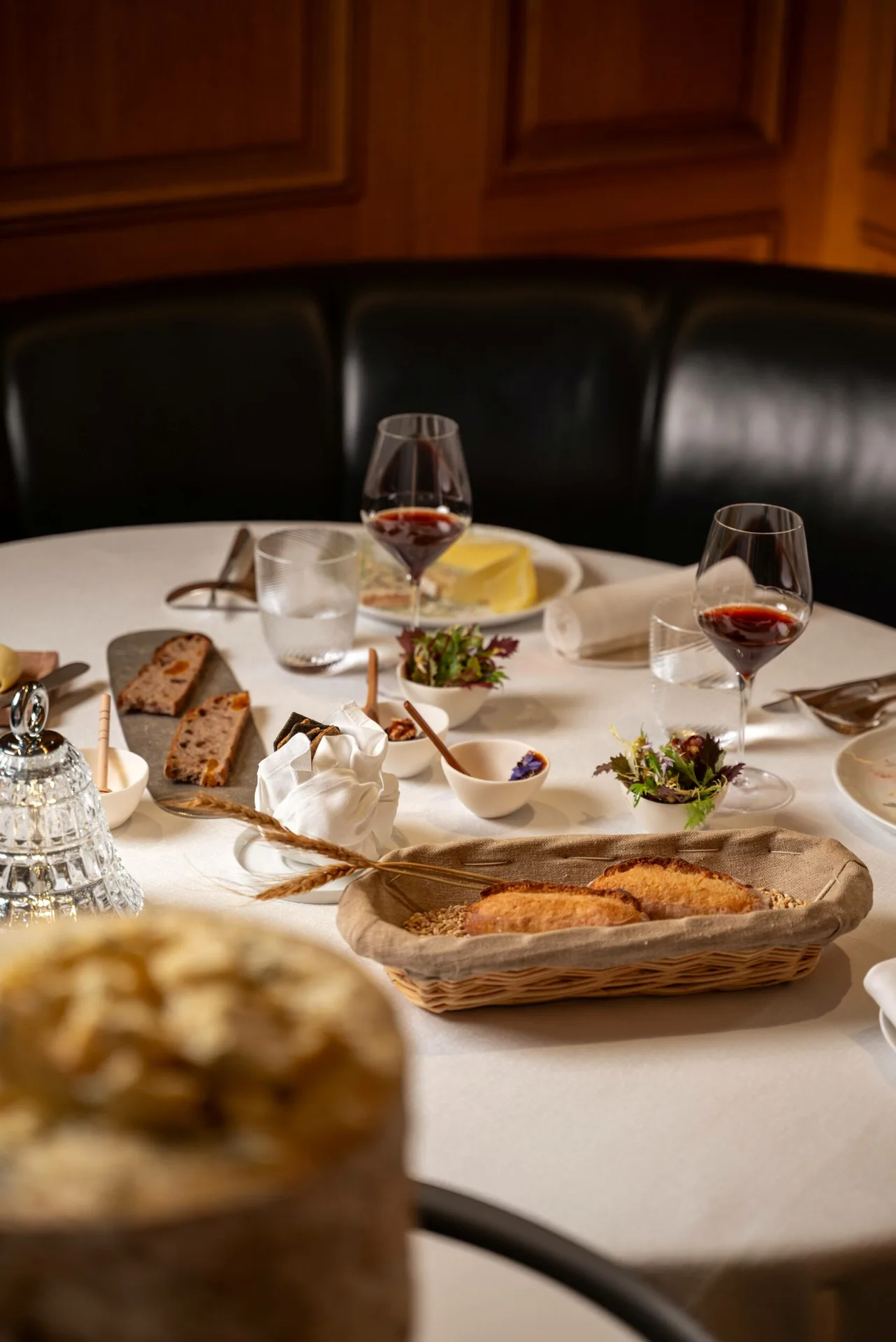 Alain Ducasse at The Dorchester — atmosphere