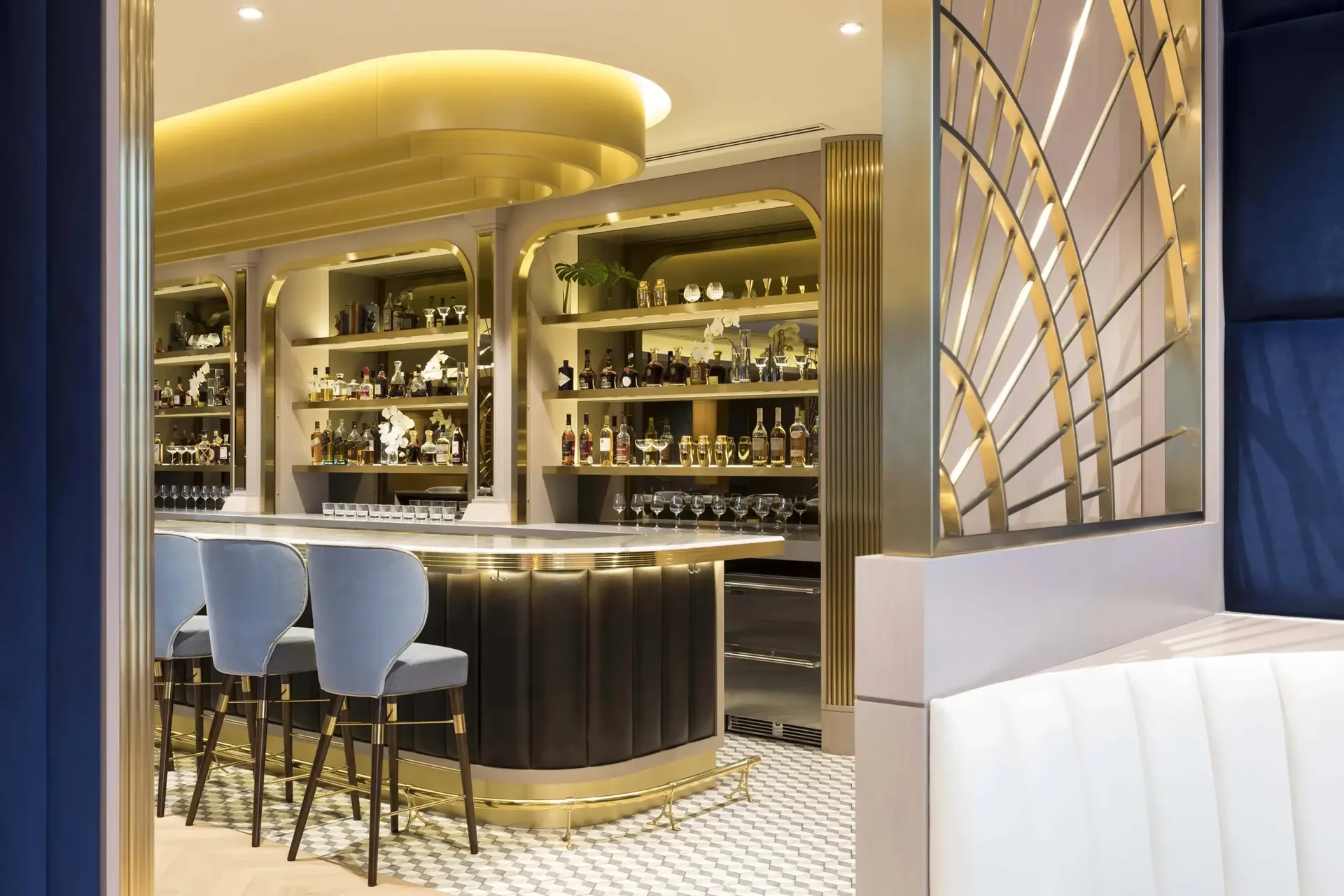 H Tasting Lounge — photo 14