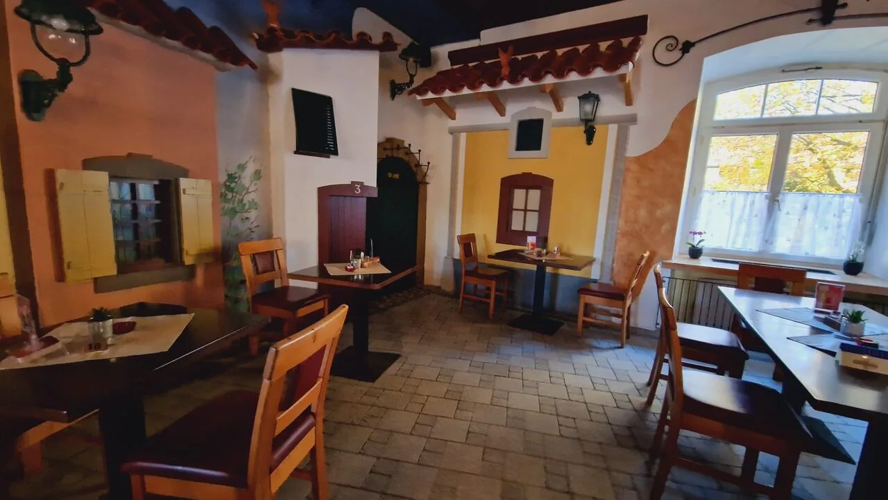 Trattoria Buon Gusto — atmosphere