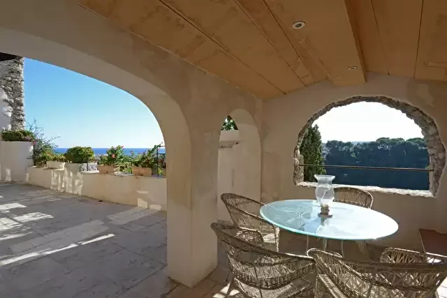 Château Le Cagnard — atmosphere