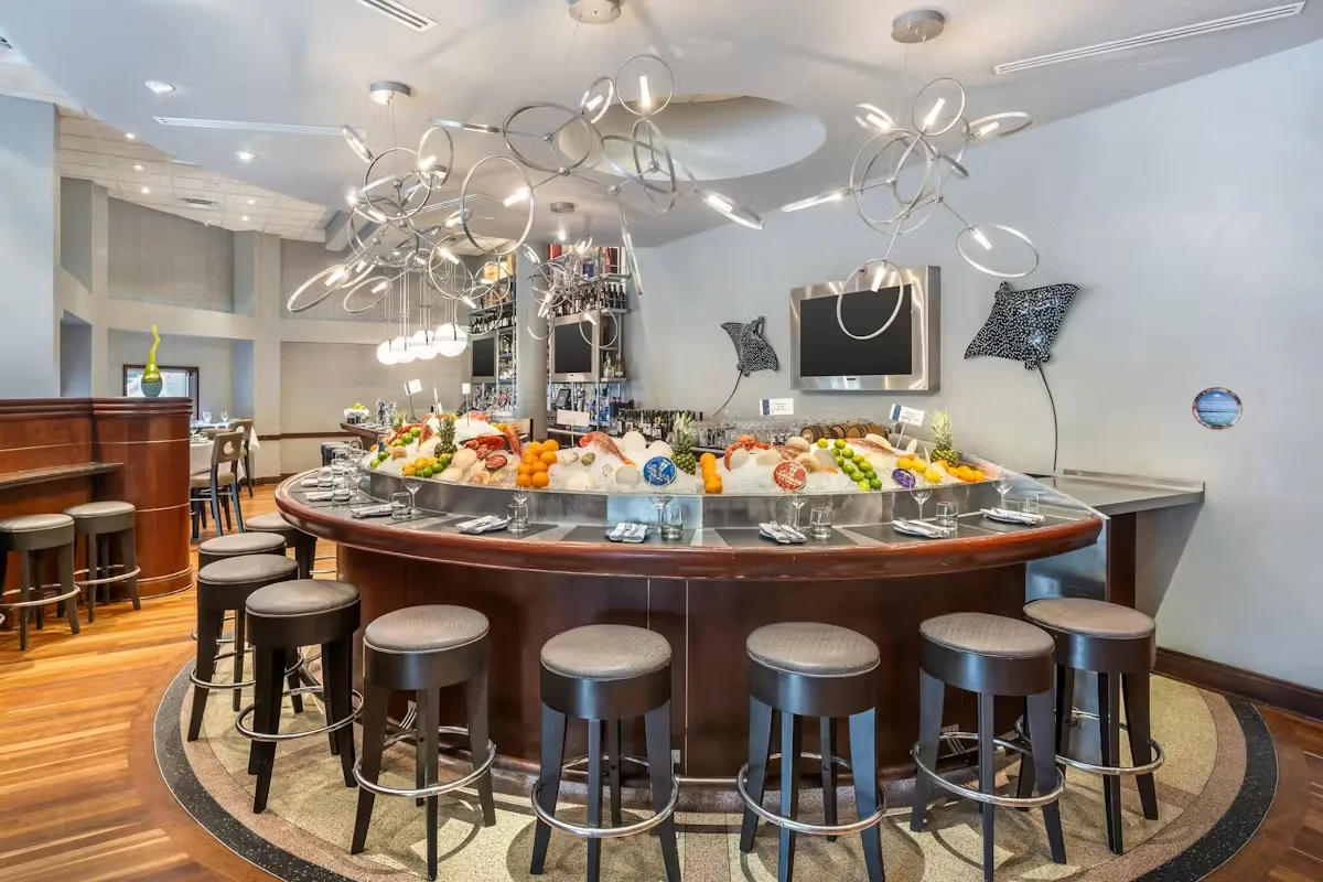 The Oceanaire Seafood Room — photo 7