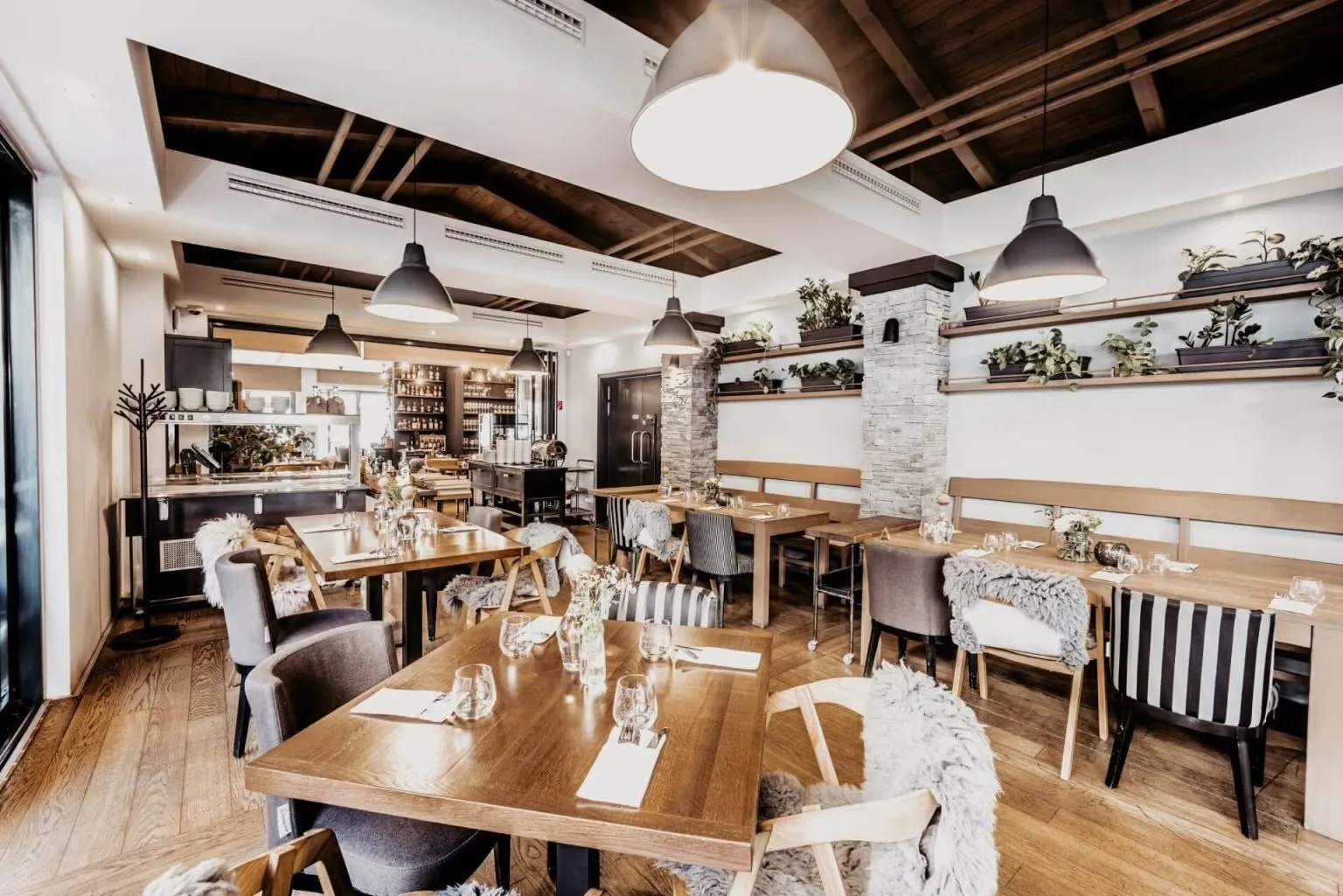 Season Restaurant — photo 102