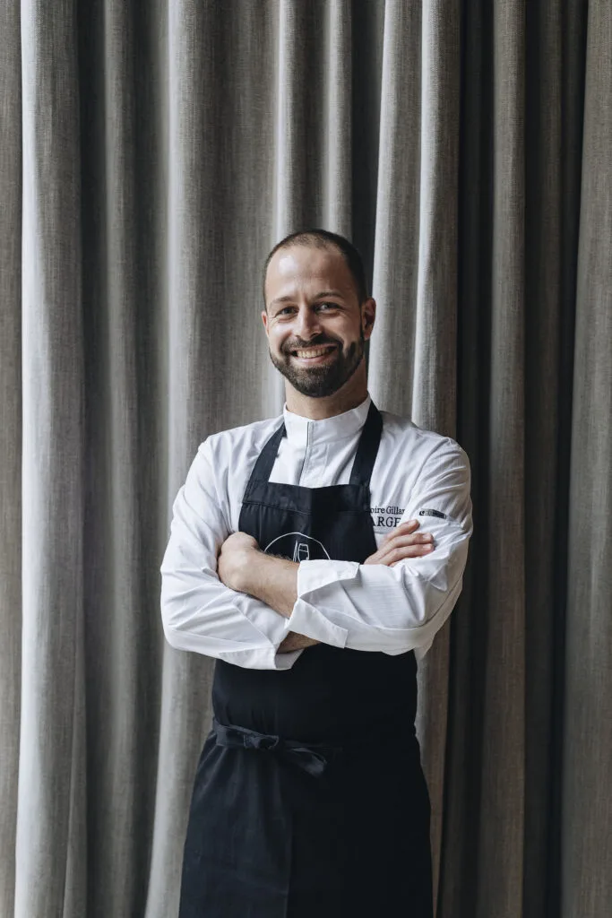 Barge — kitchen