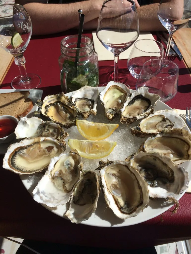 Le MG par Cécile et Grégory Doucey — food