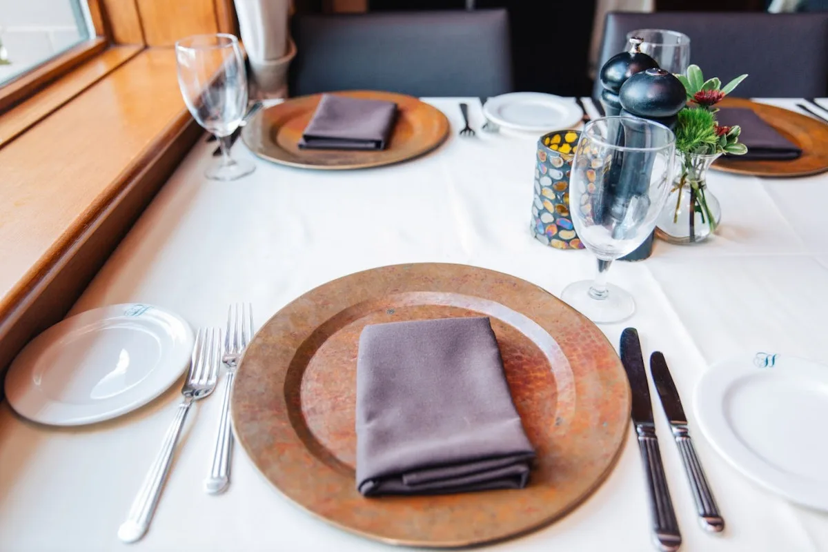 Halls Chophouse — atmosphere