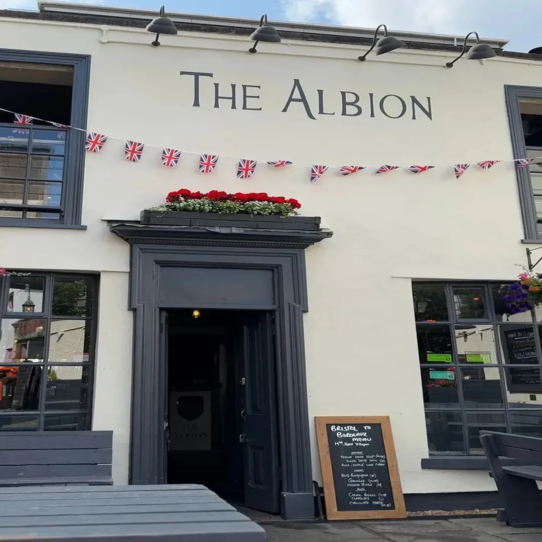Upstairs @ The Albion — photo 19