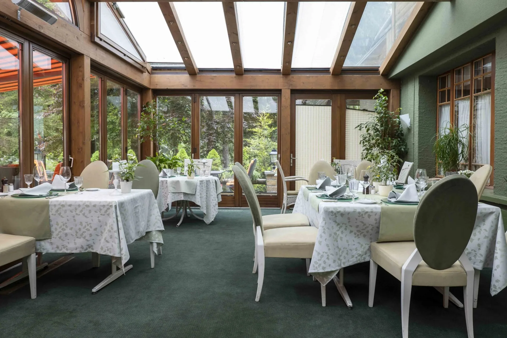 Waldhotel Doldenhorn — atmosphere