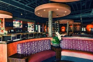 Uncle Yu's at the Vineyard — atmosphere